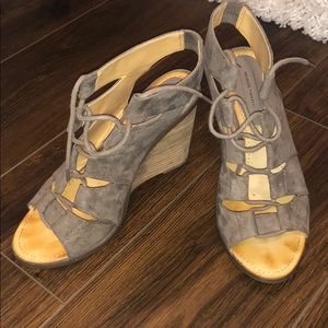 Melrose & Market Wedges